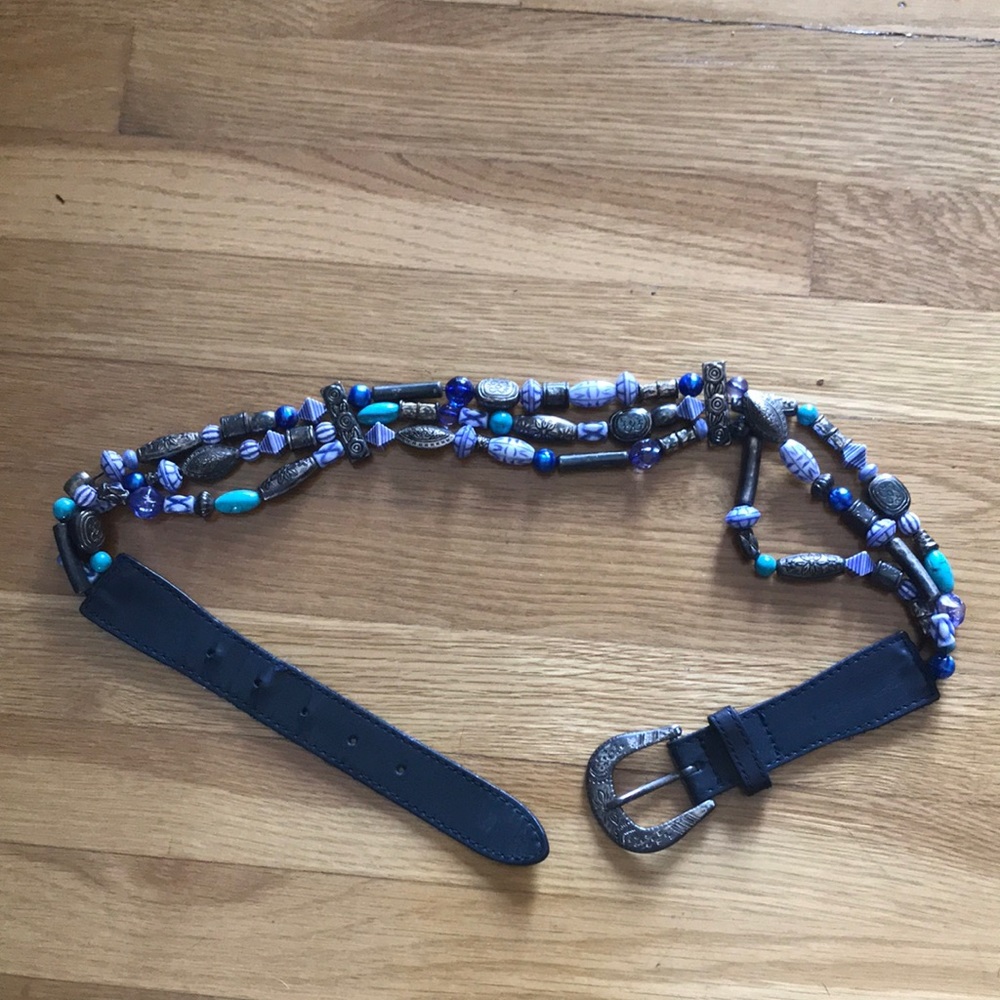 Beautiful vintage navy Blue beaded belt. Size medium